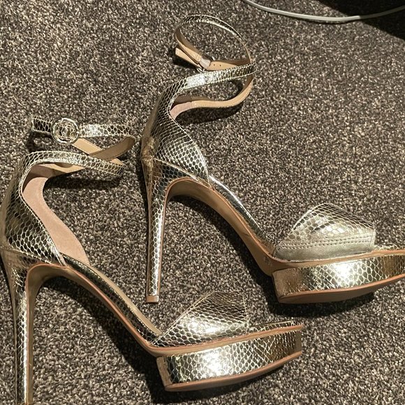 JLo Strappy Platform Sandal Size 10 - Picture 1 of 4